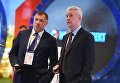 Мэр Москвы Сергей Собянин и заместитель мэра Москвы в правительстве Москвы по вопросам градостроительной политики и строительства Марат Хуснуллин на Московском урбанистическом форуме Мэр Москвы Сергей Собянин и заместитель мэра Москвы в правительстве Москвы по вопросам градостроительной политики и строительства Марат Хуснуллин на Московском урбанистическом форуме