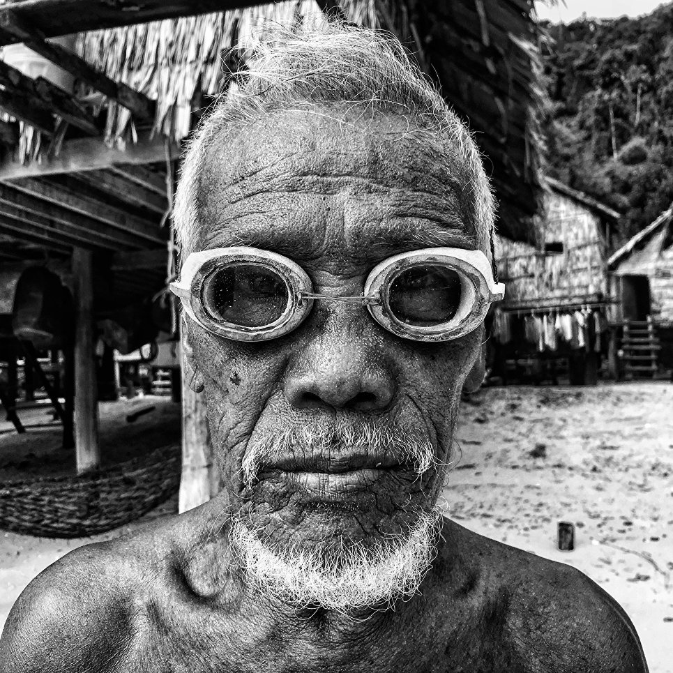 Работа фотографа Scott Woodward из Сингапура Salamah, занявшая первое место в категории Портрет в фотоконкурсе 2018 iPhone Photography Awards Работа фотографа Scott Woodward из Сингапура Salamah, занявшая первое место в категории Портрет в фотоконкурсе 2018 iPhone Photography Awards