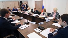 Председатель правительства РФ Дмитрий Медведев проводит совещание о развитии онкологической помощи населению РФ, которое проходит в Онкорадиологическом центре в Балашихе. 25 июля 2018 Председатель правительства РФ Дмитрий Медведев проводит совещание о развитии онкологической помощи населению РФ, которое проходит в Онкорадиологическом центре в Балашихе. 25 июля 2018