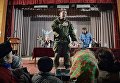 Премьер-министр Донецкой народной республики Александр Захарченко на встрече с жителями города Новоазовска Донецкой области Премьер-министр Донецкой народной республики Александр Захарченко на встрече с жителями города Новоазовска Донецкой области