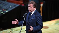 Певец Лев Лещенко на церемонии прощания с народным артистом СССР, певцом, депутатом Государственной Думы РФ Иосифом Кобзоном Певец Лев Лещенко на церемонии прощания с народным артистом СССР, певцом, депутатом Государственной Думы РФ Иосифом Кобзоном