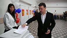 Кандидат на пост губернатора Московской области Андрей Воробьев на избирательном участке в Московской области в единый день голосования Кандидат на пост губернатора Московской области Андрей Воробьев на избирательном участке в Московской области в единый день голосования