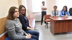 Участницы движения Новое величие Анна Павликова (слева) и Мария Дубовик в Дорогомиловском суде Москвы. 11 сентября 2018 Участницы движения Новое величие Анна Павликова (слева) и Мария Дубовик в Дорогомиловском суде Москвы. 11 сентября 2018