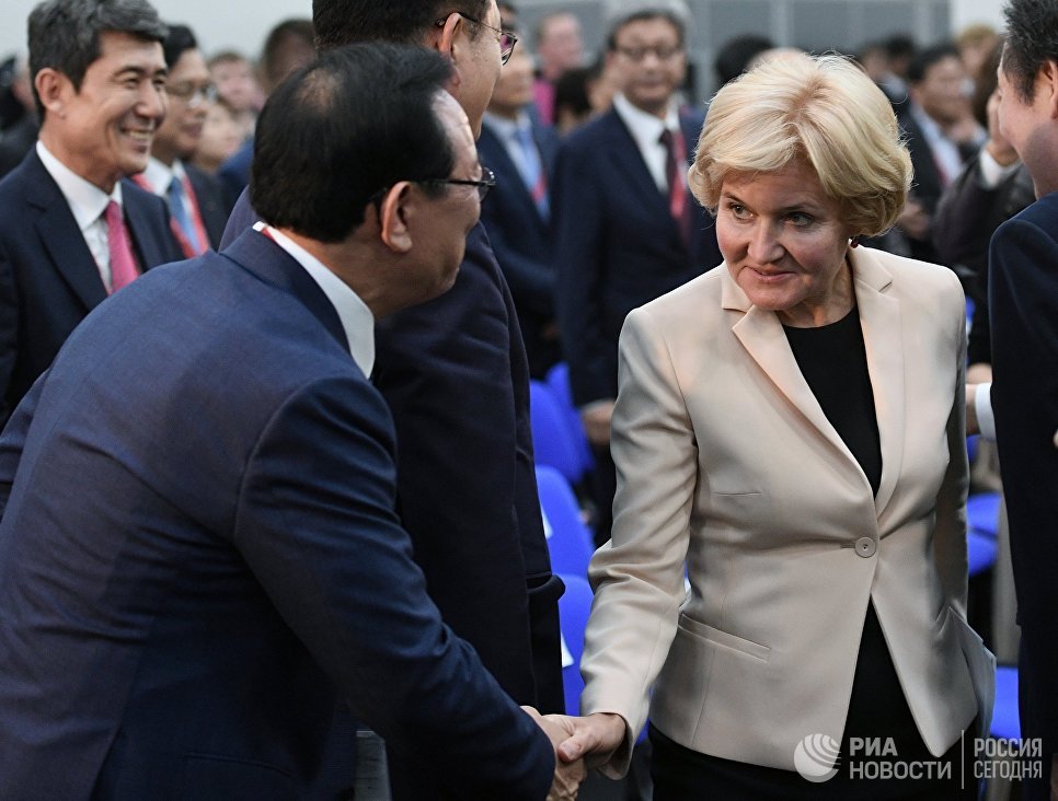 Заместитель председателя правительства РФ Ольга Голодец на IV Восточном экономическом форуме во Владивостоке Заместитель председателя правительства РФ Ольга Голодец на IV Восточном экономическом форуме во Владивостоке