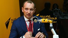 Генеральный директор ООО ВЭБ Инновации Олег Теплов в радиорубке Sputnik на площадке IV Восточного экономического форума Генеральный директор ООО ВЭБ Инновации Олег Теплов в радиорубке Sputnik на площадке IV Восточного экономического форума