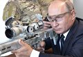 Президент РФ Владимир Путин во время посещения стрелкового центра АО Концерн Калашников на территории военно-патриотического парка Патриот Президент РФ Владимир Путин во время посещения стрелкового центра АО Концерн Калашников на территории военно-патриотического парка Патриот