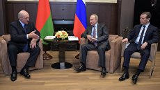 Владимир Путин и президент Белоруссии Александр Лукашенко во время встречи. 21 сентября 2018 Владимир Путин и президент Белоруссии Александр Лукашенко во время встречи. 21 сентября 2018