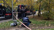На месте убийства следователя по особо важным делам управления на транспорте МВД по ЦФО Евгении Шишкиной в подмосковном поселке Архангельское. 10 октября 2018 На месте убийства следователя по особо важным делам управления на транспорте МВД по ЦФО Евгении Шишкиной в подмосковном поселке Архангельское. 10 октября 2018