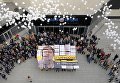 Участники акции в поддержку руководителя портала РИА Новости Украина Кирилла Вышинского у Международного мультимедийного пресс-центра МИА Россия сегодня в Москве. 12 октября 2018 Участники акции в поддержку руководителя портала РИА Новости Украина Кирилла Вышинского у Международного мультимедийного пресс-центра МИА Россия сегодня в Москве. 12 октября 2018