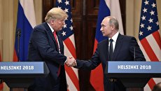 Президент США Дональд Трамп и президент РФ Владимир Путин. Архивное фото Президент США Дональд Трамп и президент РФ Владимир Путин. Архивное фото