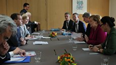 Председатель правительства РФ Дмитрий Медведев и канцлер Германии Ангела Меркель во время встречи в рамках саммита АСЕМ в Брюсселе. 19 октября 2018 Председатель правительства РФ Дмитрий Медведев и канцлер Германии Ангела Меркель во время встречи в рамках саммита АСЕМ в Брюсселе. 19 октября 2018