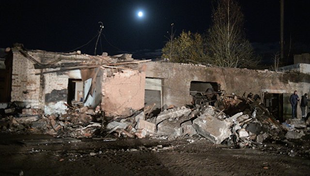 Третьего погибшего нашли под завалами после взрыва на заводе в Гатчине 