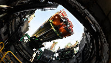 Установка ракеты-носителя Союз-ФГ с пилотируемым кораблем Союз МС-10 на стартовый стол первой Гагаринской стартовой площадки космодрома Байконур. Архивное фото Установка ракеты-носителя Союз-ФГ с пилотируемым кораблем Союз МС-10 на стартовый стол первой Гагаринской стартовой площадки космодрома Байконур. Архивное фото