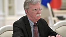 Советник президента США по вопросам национальной безопасности Джон Болтон во время встречи с президентом РФ Владимиром Путиным. 23 октября 2018 Советник президента США по вопросам национальной безопасности Джон Болтон во время встречи с президентом РФ Владимиром Путиным. 23 октября 2018