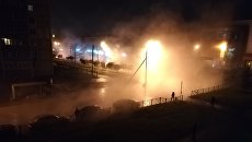 На месте прорыва трубопровода в Колпинском районе Петербурга На месте прорыва трубопровода в Колпинском районе Петербурга