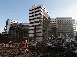 Снос недостроенного здания больницы на Клинской улице в Москве. 6 ноября 2018 Снос недостроенного здания больницы на Клинской улице в Москве. 6 ноября 2018