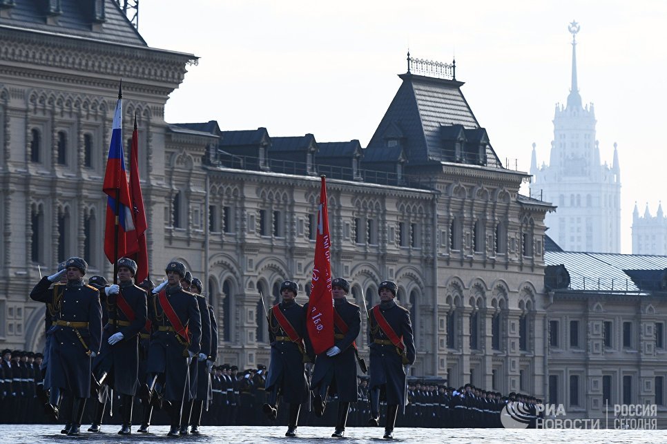Марш, посвященный 77-летию военного парада 1941 года, на Красной площади в Москве Марш, посвященный 77-летию военного парада 1941 года, на Красной площади в Москве