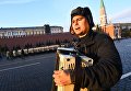 Участники марша, посвященного 77-летию военного парада 1941 года, на Красной площади в Москве Участники марша, посвященного 77-летию военного парада 1941 года, на Красной площади в Москве