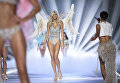 Показ Victoria’s Secret в Нью-Йорке Показ Victoria’s Secret в Нью-Йорке