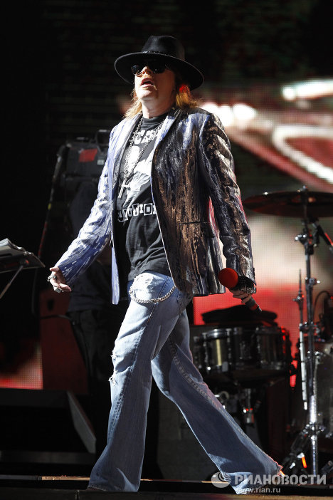 Концерт группы GUNS N’ ROSES в спорткомплексе Олимпийский Концерт группы GUNS N’ ROSES в спорткомплексе Олимпийский