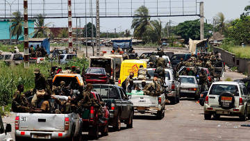 Власти Кот-Д'Ивуара выселили тысячи нелегальных фермеров