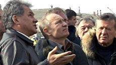Путин осмотрел разрушенный в Астрахани дом и потребовал расселить жильцов Путин осмотрел разрушенный в Астрахани дом и потребовал расселить жильцов