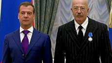 Медведев вручил орден Розенбауму под Вальс-бостон Медведев вручил орден Розенбауму под Вальс-бостон