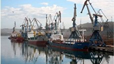 Суда в хабаровском порту Ванино. Архивное фото Суда в хабаровском порту Ванино. Архивное фото