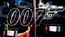 Лондон отмечает 50-летие бондианы: городские витрины в стиле 007 Лондон отмечает 50-летие бондианы: городские витрины в стиле 007