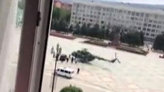 Задержанного мэра Махачкалы вывезли на вертолете. Кадры очевидца Задержанного мэра Махачкалы вывезли на вертолете. Кадры очевидца