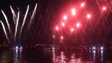 Дискотека в ЦПКиО и салют над Дворцовой площадью - выпускные в двух столицах Дискотека в ЦПКиО и салют над Дворцовой площадью - выпускные в двух столицах