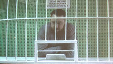 Фигуранта дела о нападении на Филина оставили под стражей. Кадры из зала суда Фигуранта дела о нападении на Филина оставили под стражей. Кадры из зала суда