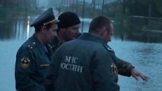 Река вышла из берегов и затопила десятки подворий в уральском Париже Река вышла из берегов и затопила десятки подворий в уральском Париже