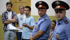 Задержанные в квартире на Чистопрудном бульваре доставлены в суд Задержанные в квартире на Чистопрудном бульваре доставлены в суд