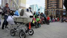 Парад колясок в Новосибирске: феи и будущие инспекторы ГИБДД Парад колясок в Новосибирске: феи и будущие инспекторы ГИБДД