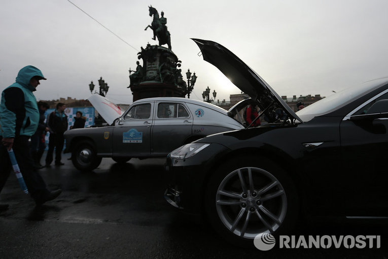 Старт ралли электромобилей по маршруту Петербург - Монте-Карло Старт ралли электромобилей по маршруту Петербург - Монте-Карло