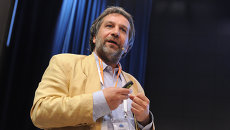 Василий Гатов выступает на форуме Медиа Будущего Василий Гатов выступает на форуме Медиа Будущего