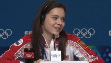 Чемпионки Игр-2014 Липницкая и Сотникова о конкуренции между собой Чемпионки Игр-2014 Липницкая и Сотникова о конкуренции между собой