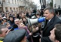 Новый министр внутренних дел Украины Арсен Аваков у здания украинского парламента в Киеве Новый министр внутренних дел Украины Арсен Аваков у здания украинского парламента в Киеве