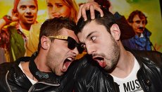 Актеры Илья Глинников и Вано Тугуши на премьере фильма Кирилла Кузина Залетчики Актеры Илья Глинников и Вано Тугуши на премьере фильма Кирилла Кузина Залетчики